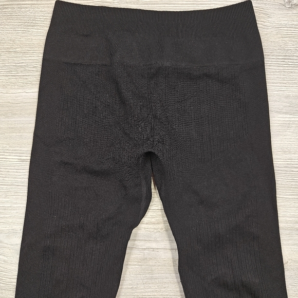 Fabletics Black Seamless Rib High-Waisted Leggings Size Large - Picture 10 of 11